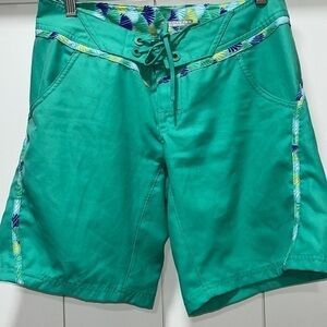 Columbia PFG Shorts Womens Size 4 Board Shorts Outdoors Fishing Swim Omni Shade